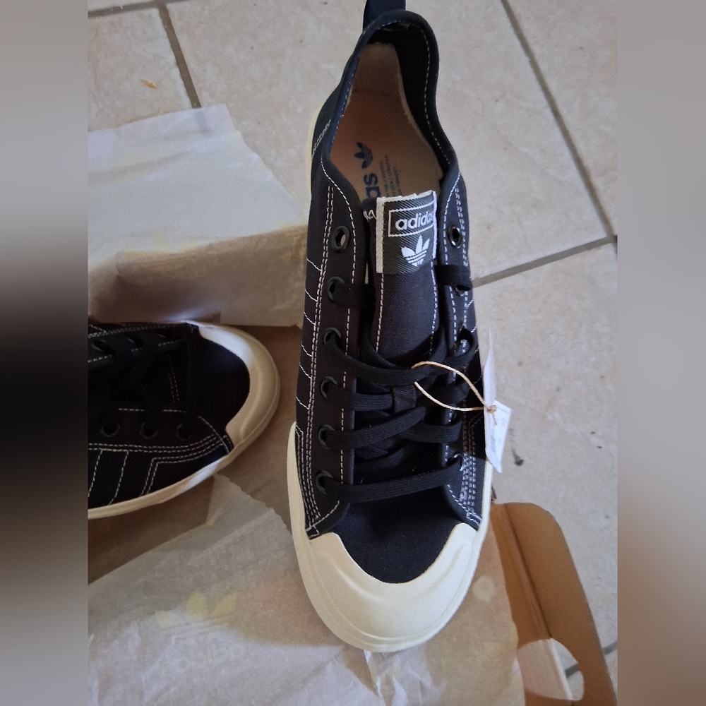 Adidas Men's Black and White Canvas Sneakers 3 Stripe Nizza 10.5 Nwt And Box - Picture 12 of 13